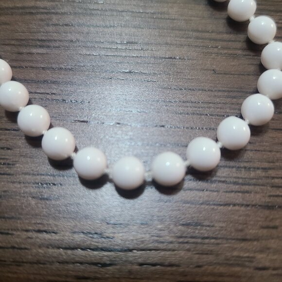 Vintage White Bead Necklace - 80s - Picture 2 of 6